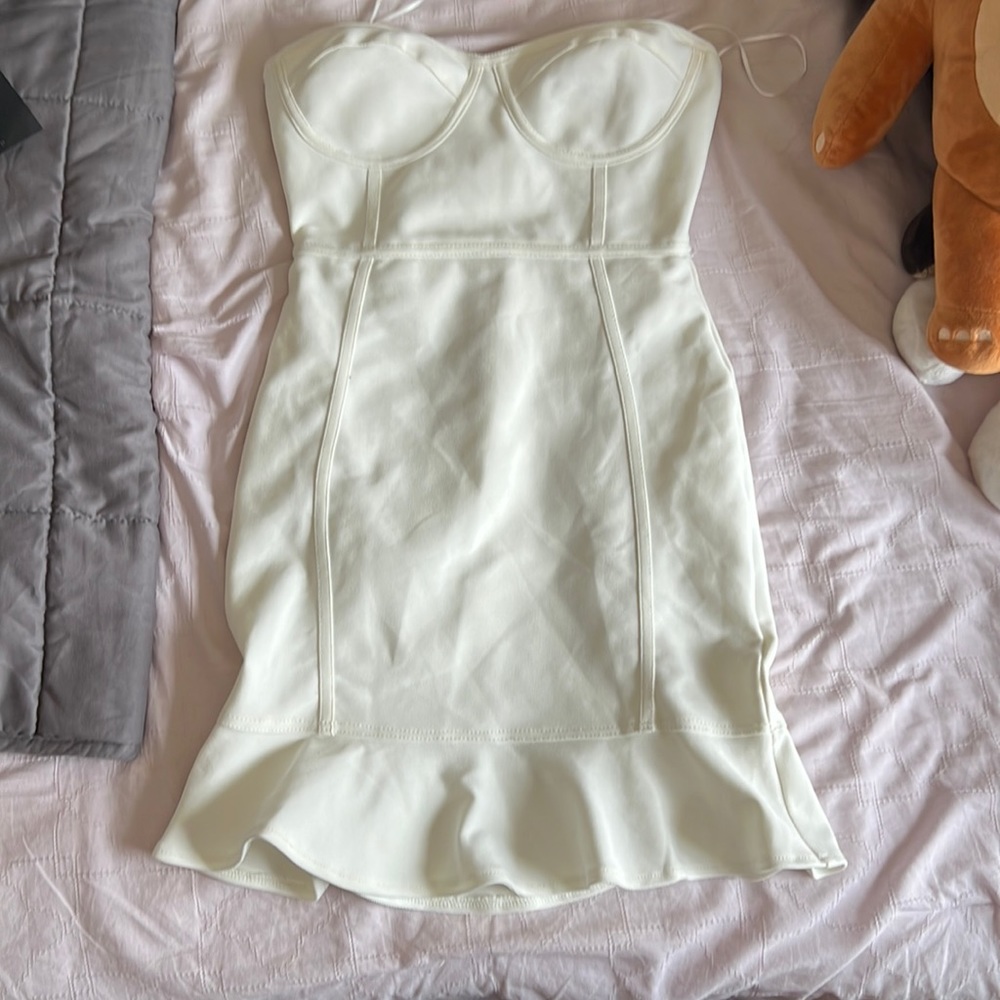 White Dress prefect for graduation!!